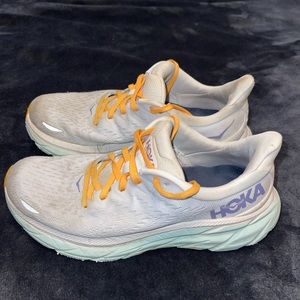 Women’s Hoka Clifton 8